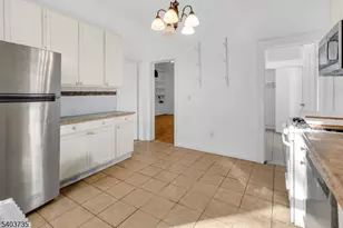 564 Hudson Ave, Weehawken, NJ 07086 - Photo 4