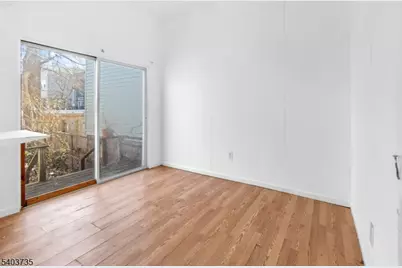 564 Hudson Ave, Weehawken, NJ 07086 - Photo 10