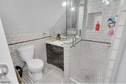 564 Hudson Ave, Weehawken, NJ 07086 - Photo 4