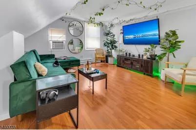 564 Hudson Ave, Weehawken, NJ 07086 - Photo 2