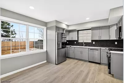 63 Scarlet Dr, Sayreville Boro, NJ 08859 - Photo 14