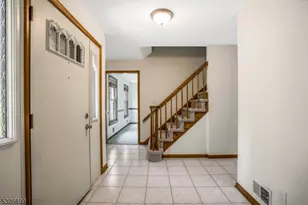 34 Willow Brook Ln, Clinton Township, NJ 08801 - Photo 4