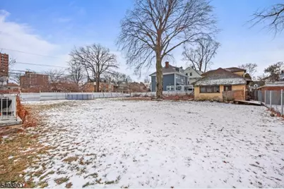 198 Ballantine Pkwy, Newark, NJ 07104 - Photo 14