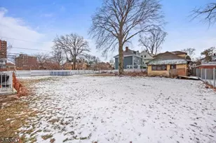 198 Ballantine Pkwy, Newark, NJ 07104 - Photo 14