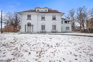 198 Ballantine Pkwy, Newark, NJ 07104 - Photo 1