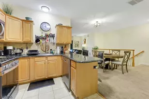 520 Victor St, Saddle Brook Township, NJ 07663 - Photo 6