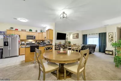 520 Victor St #8, Saddle Brook Township, NJ 07663 - Photo 4