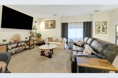 520 Victor St #8, Saddle Brook Township, NJ 07663 - Photo 2