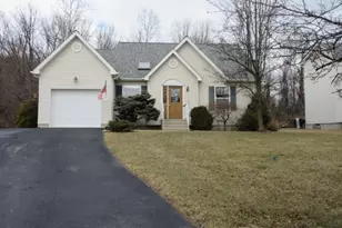 8 Holly Dr, Hamburg, NJ 07419 - Photo 2