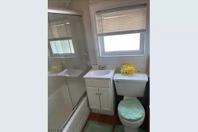 11-13 Carteret St, Newark, NJ 07104 - Photo 6