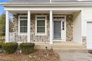 7 Harvard Cir, Montgomery Township, NJ 08540 - Photo 2