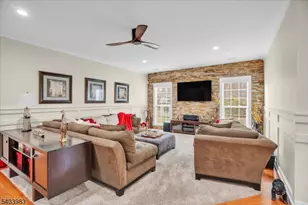 211 Ripley Ct, Monroe Township, NJ 08094 - Photo 8