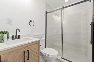 138-140 Monmouth Rd, Elizabeth, NJ 07208 - Photo 12