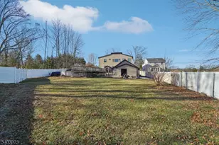 24 Holmes Ln, Wayne Twp., NJ 07470 - Photo 40