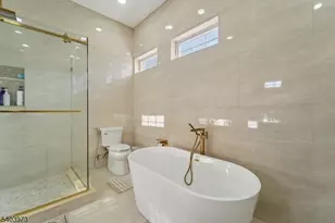 24 Holmes Ln, Wayne Twp., NJ 07470 - Photo 26