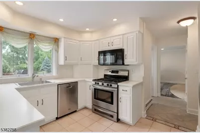 526 County Road 579, Raritan Township, NJ 08551 - Photo 14