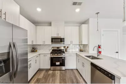 140 W Webster Ave #214, Roselle Park, NJ 07204 - Photo 6