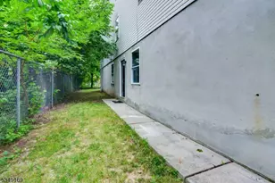 131 Schley St, Newark, NJ 07112 - Photo 26