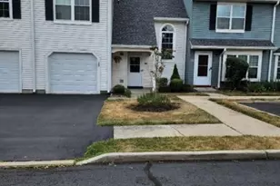 182 Scobee Ln, Franklin Township, NJ 08873 - Photo 2