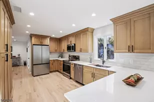 24 Arapaho Trail, Sparta Township, NJ 07871 - Photo 10