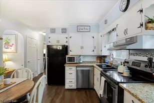 413 Diggles Pl, Vernon, NJ 07422 - Photo 4