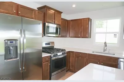 60 Coventry Rd, Hardyston Township, NJ 07419 - Photo 10