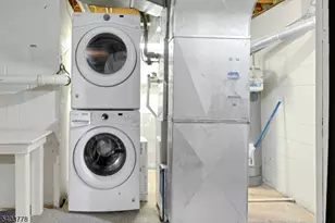 265 Spruce Ct, Raritan Township, NJ 08822 - Photo 20