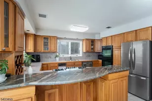 13 Park Ave, Green Brook Township, NJ 08812 - Photo 4