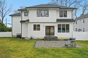 18 Glendale Ave, Livingston, NJ 07039 - Photo 50