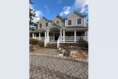 124 Coopers Ln, River Vale Township, NJ 07675 - Photo 2