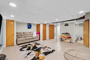 2563 Jackson Ave, Union Township, NJ 07083 - Photo 32