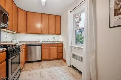 59-61 Brighton Avenue U-8, Belleville, NJ 07109 - Photo 4