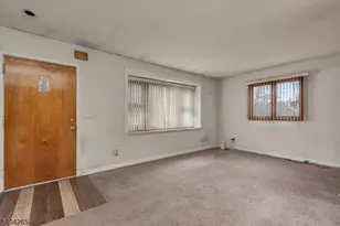 399 Richard Way, North Plainfield, NJ 07062 - Photo 2