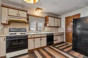 399 Richard Way, North Plainfield, NJ 07062 - Photo 8