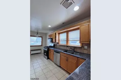 52 Hobart Pl, Totowa, NJ 07512 - Photo 8