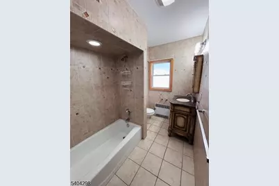 52 Hobart Pl, Totowa, NJ 07512 - Photo 12