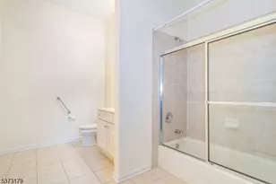 511 4 Seasons Dr, Wayne, NJ 07470 - Photo 12