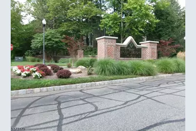 511 Four Seasons Dr #511, Wayne, NJ 07470 - Photo 2