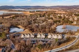 19 Park Dr, Clinton, NJ 08809 - Photo 2