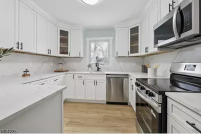 512 N Lake Shore Dr, West Milford, NJ 07421 - Photo 14