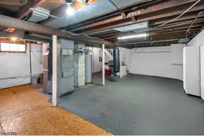 147 Knollwood Ter, Clifton, NJ 07012 - Photo 14