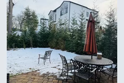 46 Elmwood Dr, Livingston, NJ 07039 - Photo 20