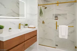 353 Claredon Pl, Orange, NJ 07050 - Photo 6