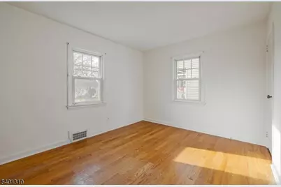 348 Roosevelt Ln, Kenilworth, NJ 07033 - Photo 8