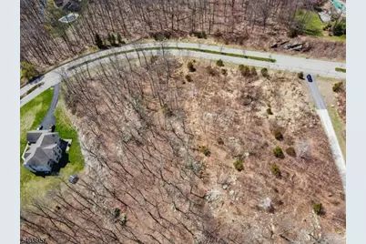 8 Triple Crown Dr, Sparta Township, NJ 07871 - Photo 4