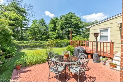 60 Reinhold Ter, Union Township, NJ 07083 - Photo 22