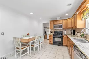 60 Reinhold Terrace, Union Township, NJ 07083 - Photo 8