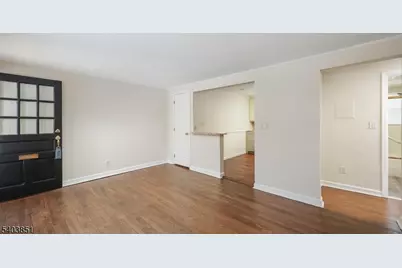 201 Lincoln Park E, Cranford Township, NJ 07016 - Photo 8