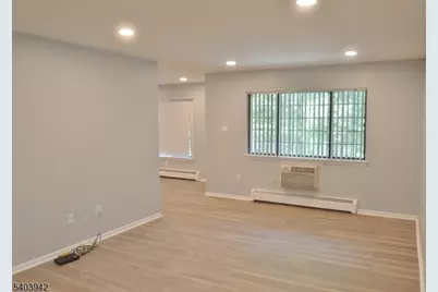 15 Foxwood Dr #E, Morris Plains, NJ 07950 - Photo 6