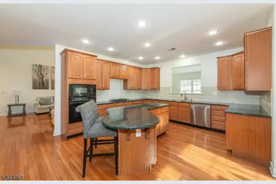 14 Greenbriar Ct, Mount Olive, NJ 07836 - Photo 8